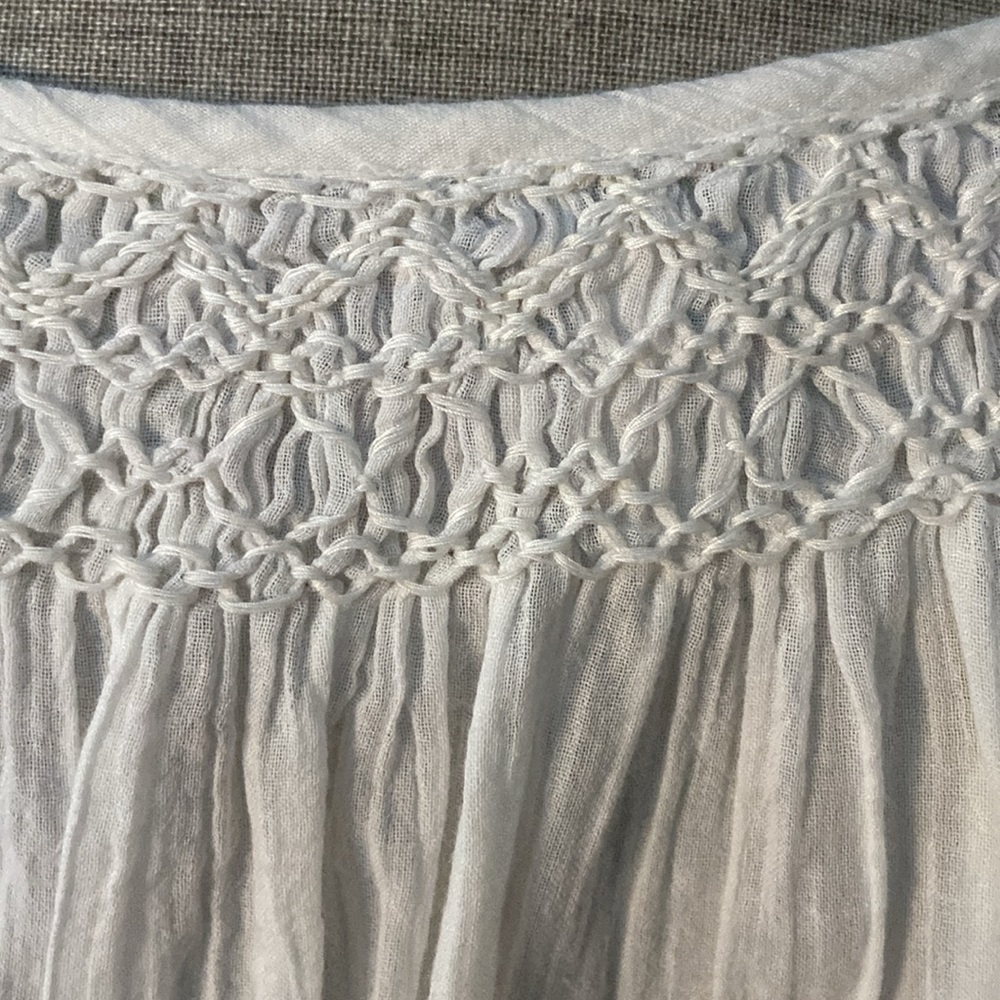 Joie white blouse with coral embroidery size M - Picture 4 of 13